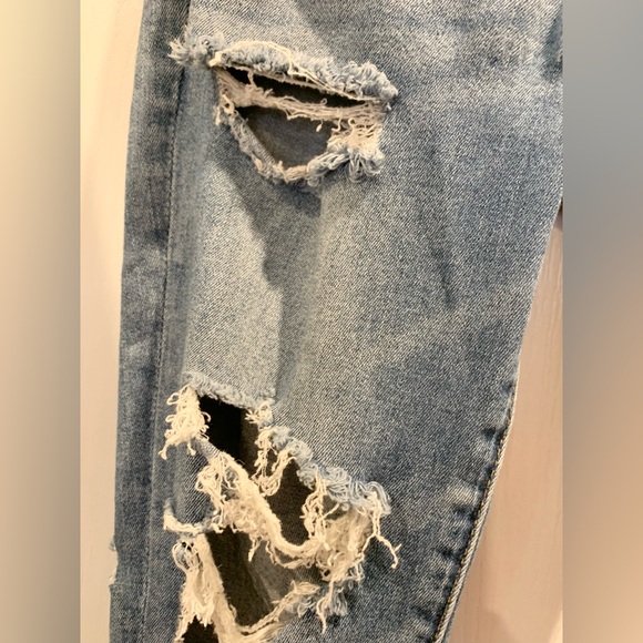 AEO AMERICAN EAGLE OUTFITTERS DISTRESS RIP jeans women’s size 8 - Picture 13 of 17